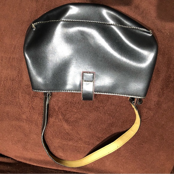 Mondani New York Women's Black Small Shoulder Bag/Purse - Picture 5 of 9